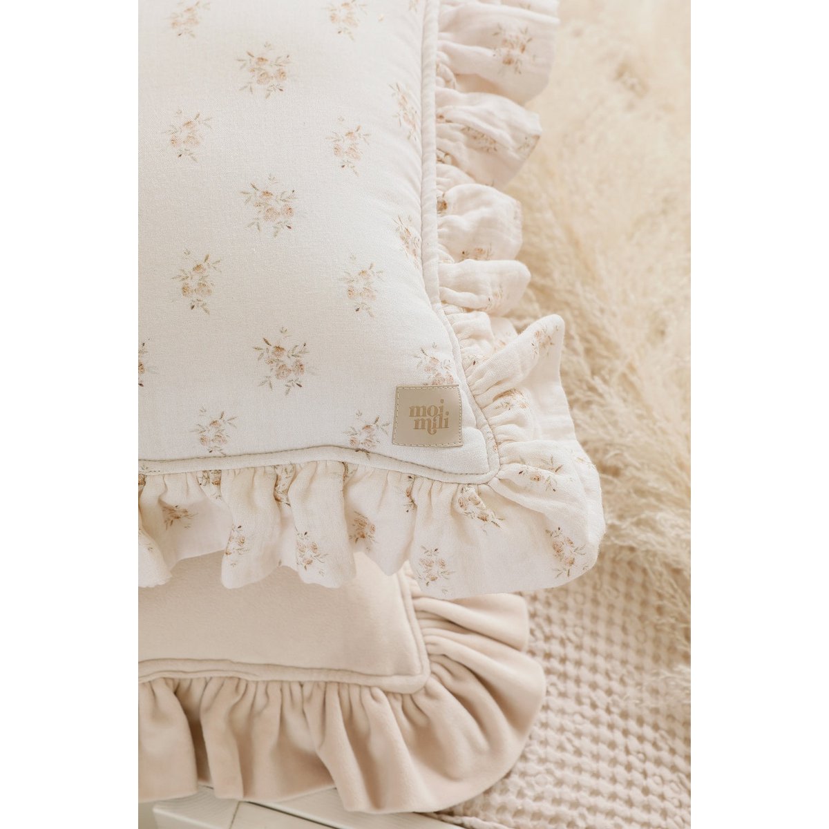 Coussin décoratif en mousseline à volant "Boho Flowers"