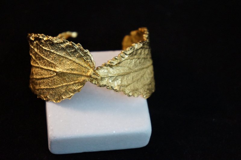 Gouden Hibiscus armband, vergulde sterling zilveren sieraden, Hibiscus blad manchet, cadeau voor haar, verjaardagscadeau voor vrouwen, handgemaakte sieraden