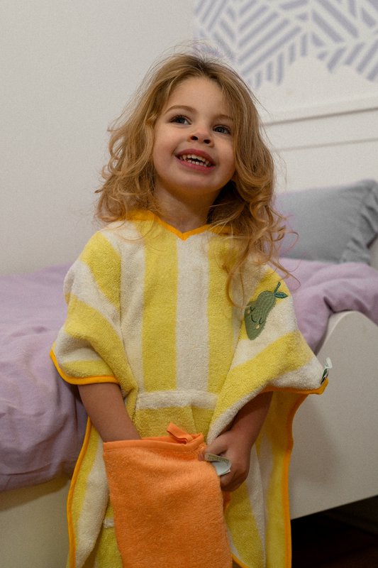 Poncho Pedro Pera con cappuccio in spugna di cotone per bambini