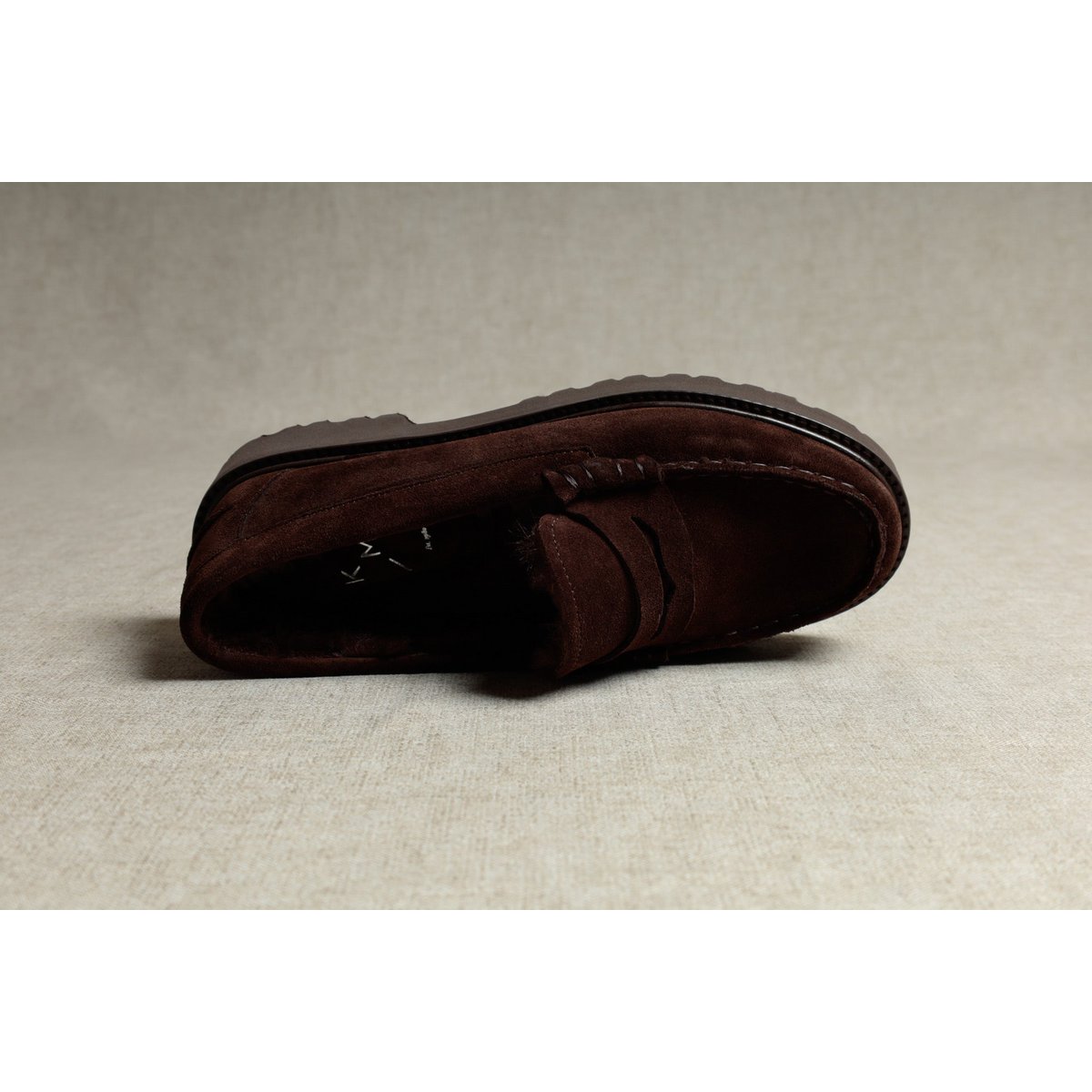 ISIDRO CHOCOLATE – Wildleder-Loafer mit Kunstpelzfutter