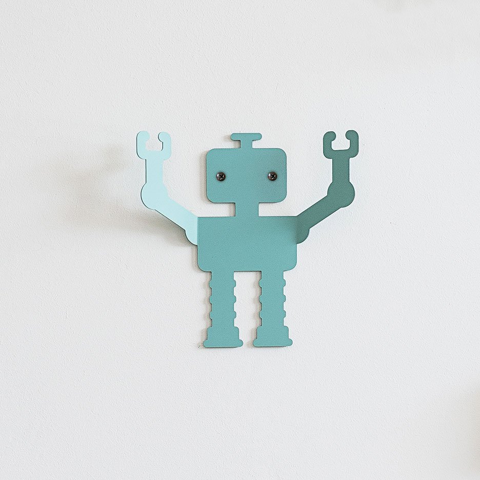 Robot Q1 wall hanger