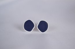 Ella stud earrings in blue & white
