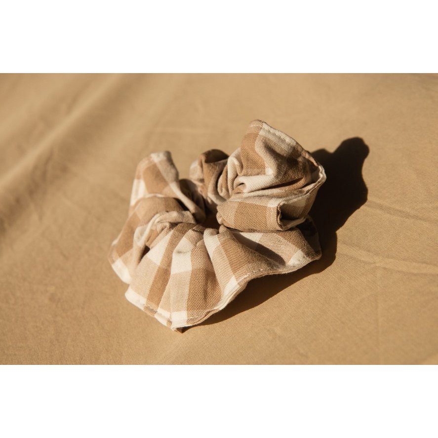Scrunchie a scacchi beige - piccolo