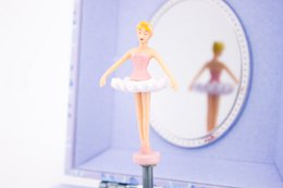 SWAN LAKE MUSIKBOKS (FIRKANT)