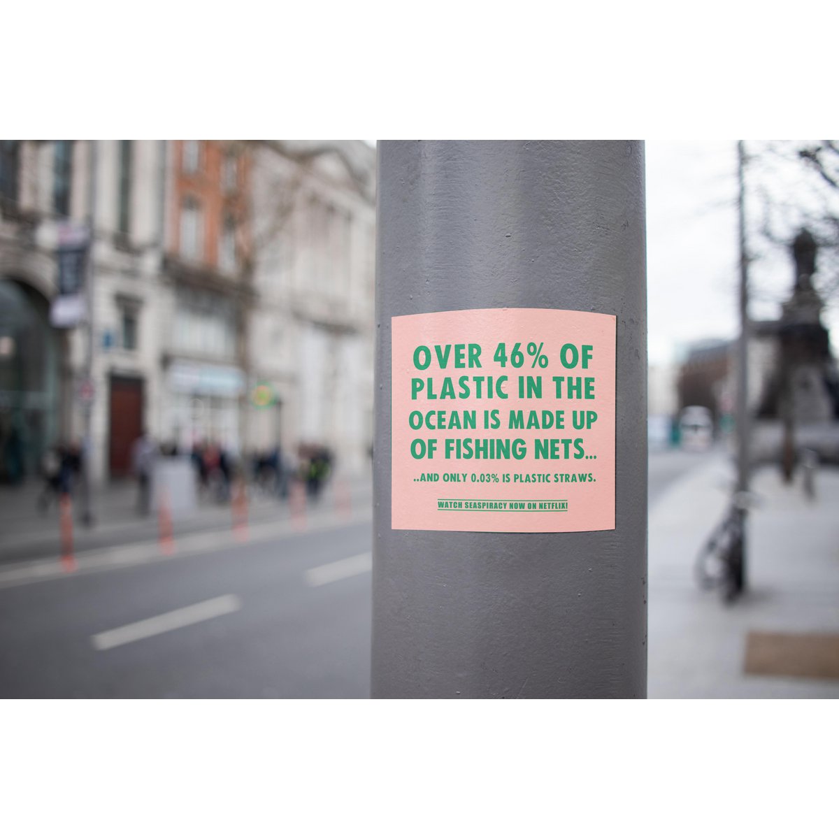 Veganistische binnen- en buitenstickers over plasticvervuiling door vissen'