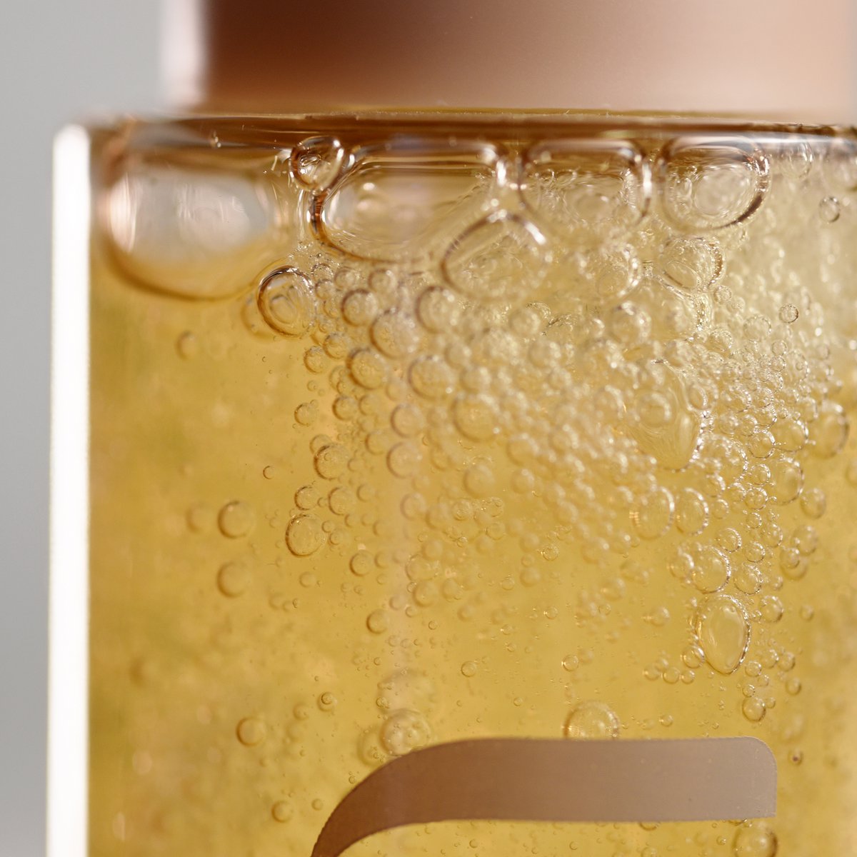 Foaming facial cleanser and make-up remover with Aloe