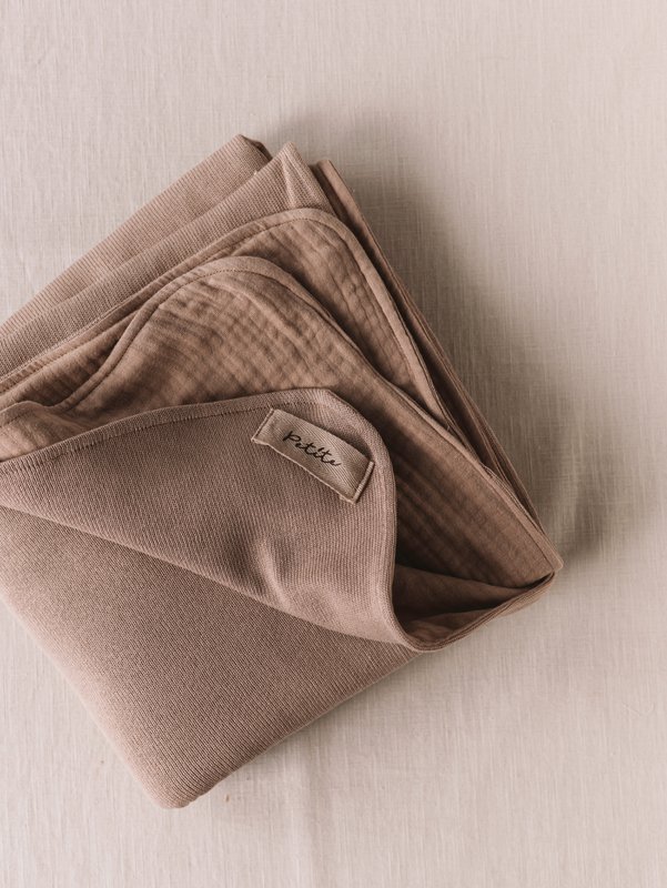 Couverture tricot + mousseline / beige foncé