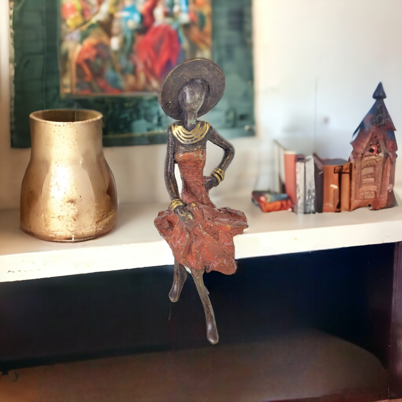 Bronze-Skulptur "Femme assise avec chapeau" by Soré | verschiedene Größen und Farben