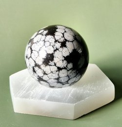 Snowflake Obsidian Sphere 4-5 cm – Healing Stone for Balance & Purification Sphere