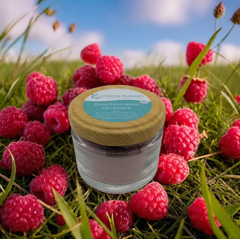 Facial mask raspberry - with vitamins and antioxidants, cares intensively