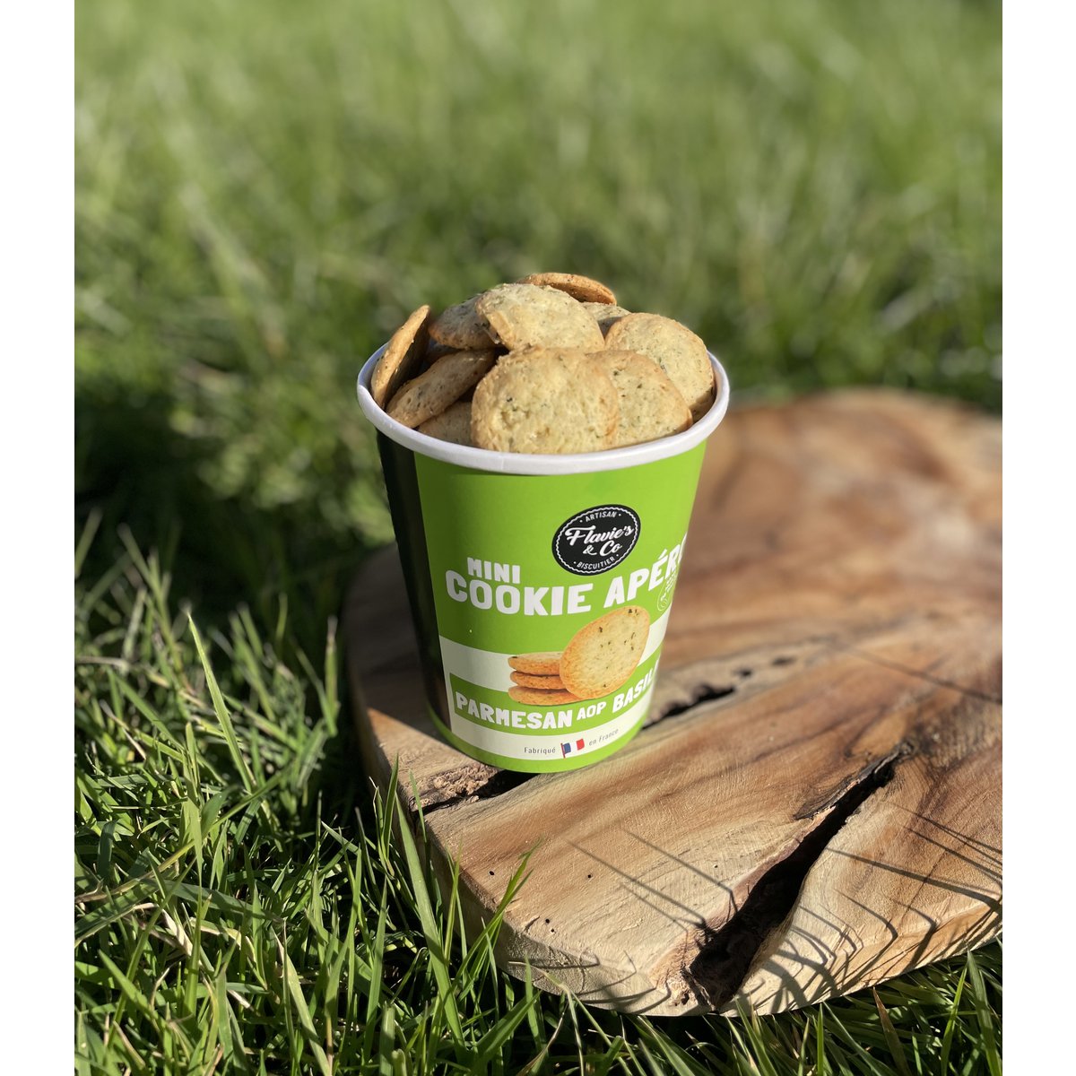 Mini aperitif cookies: Parmesan A.O.P. - Basil