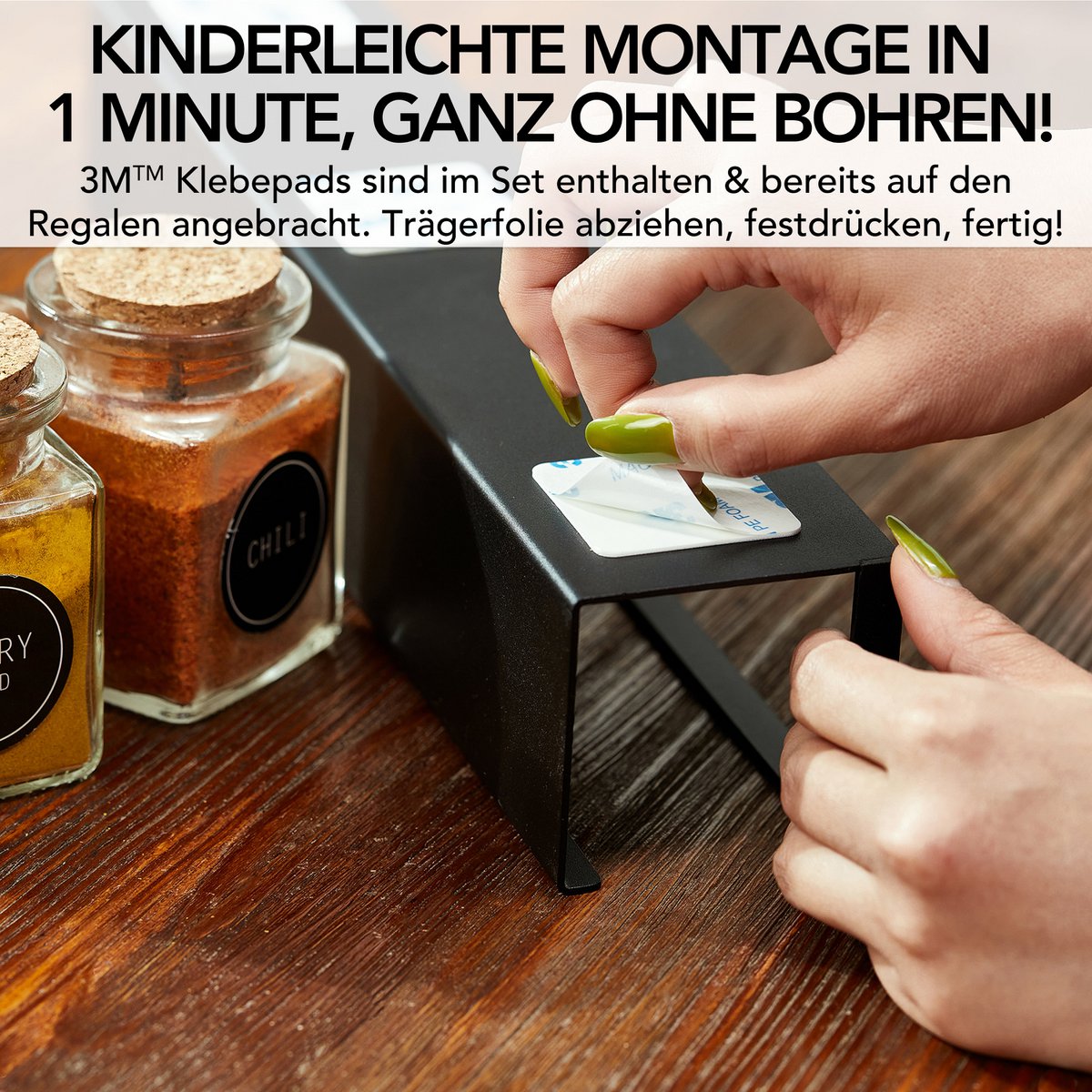 Spice Shelf (2 sæt) lavet af sort metal med 3M ™ klæbende puder