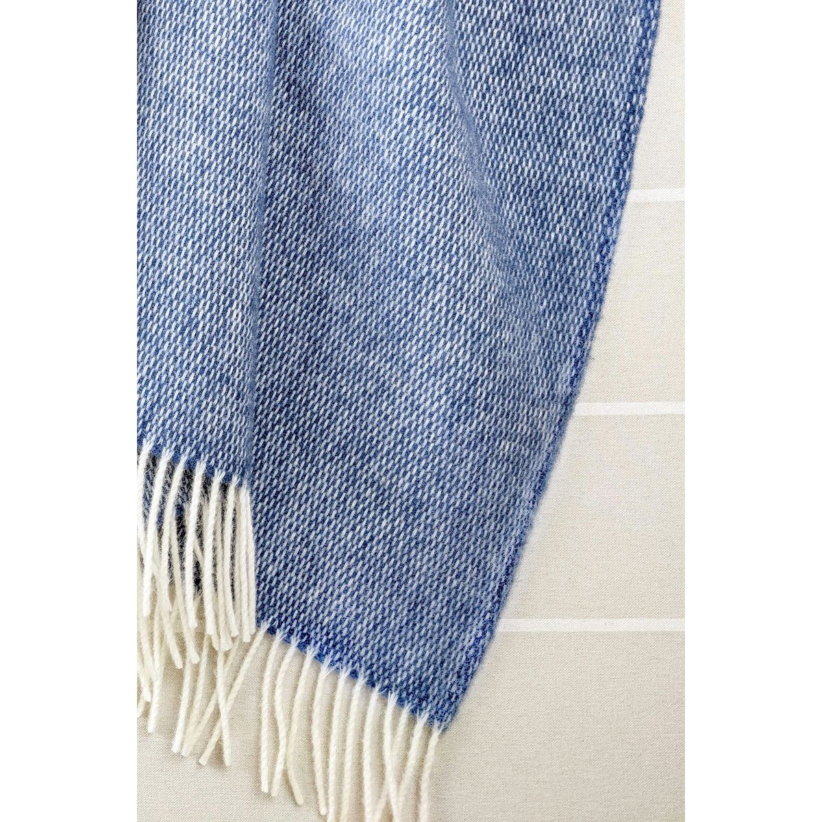 Wool blanket/cuddly blanket pickstitch rain
