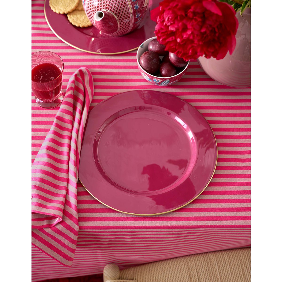 Table Cloth Stripes Pink