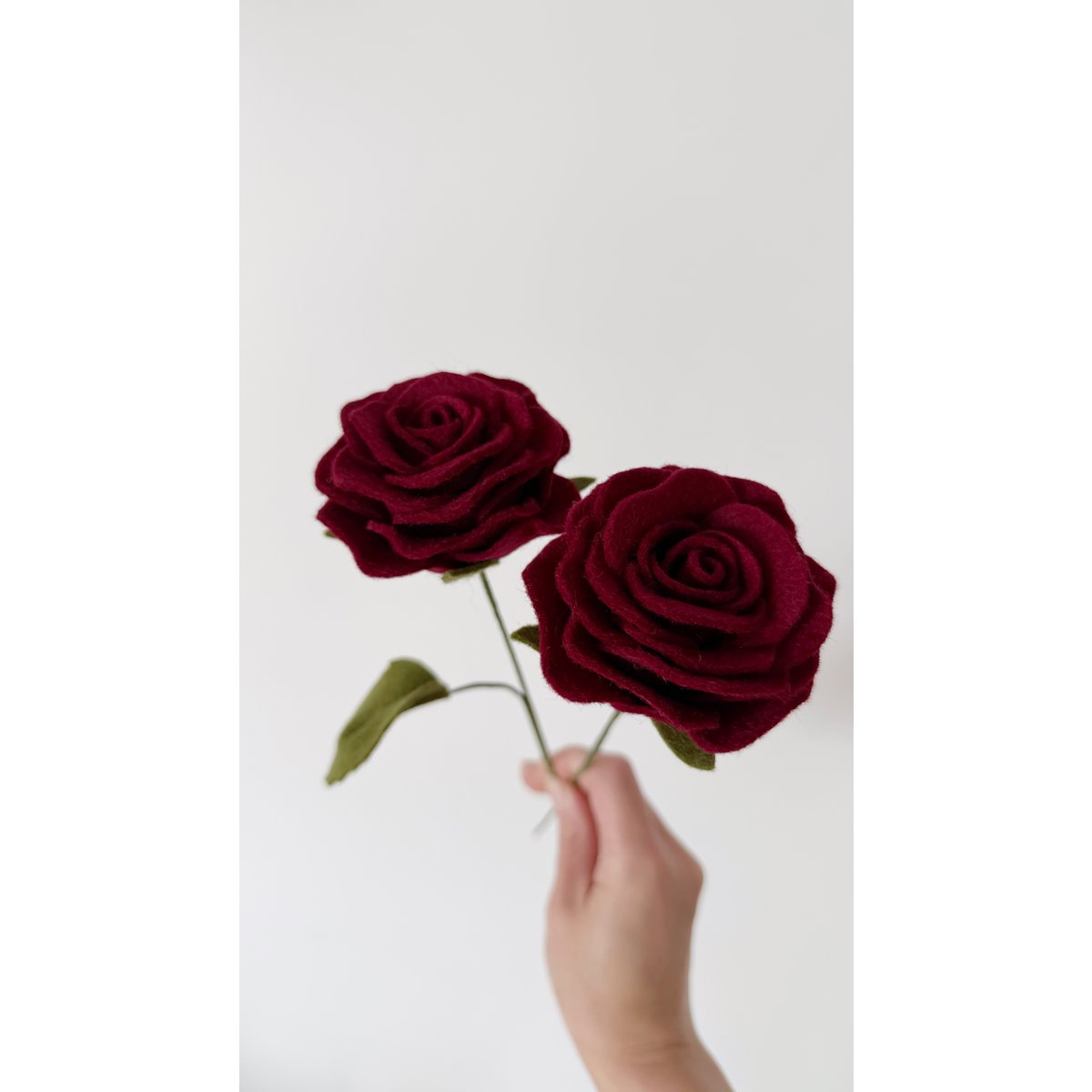 Følte blomster rose mørkerød