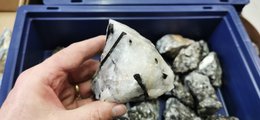 Raw Stones - Black Tourmaline & Quartz (1 kg)