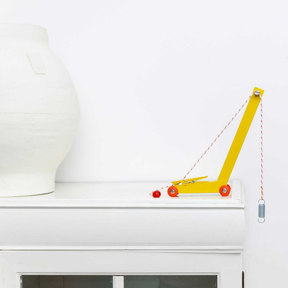 Floris survole une grue jaune