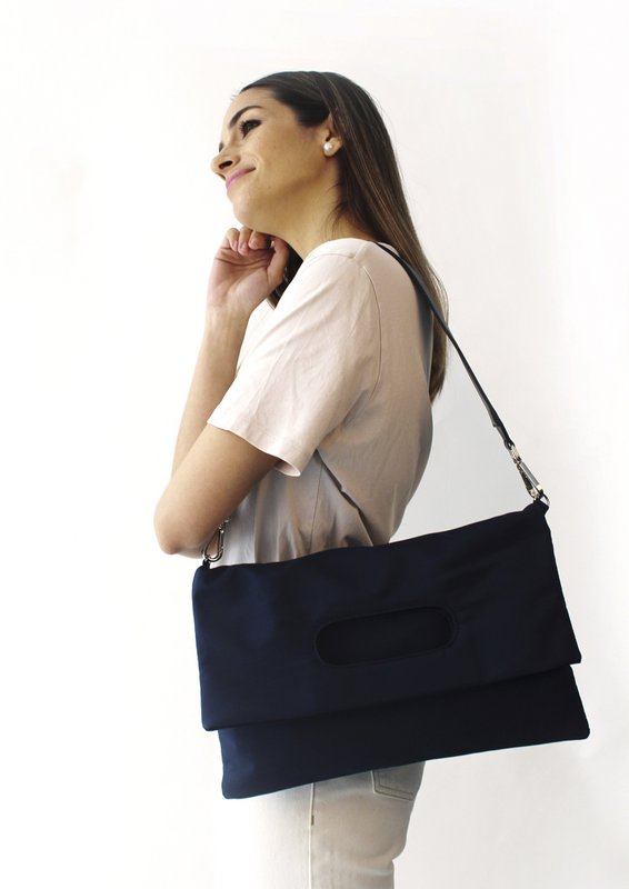 CARMEN TAS | BLAUW