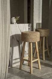 Der Bast-Barhocker