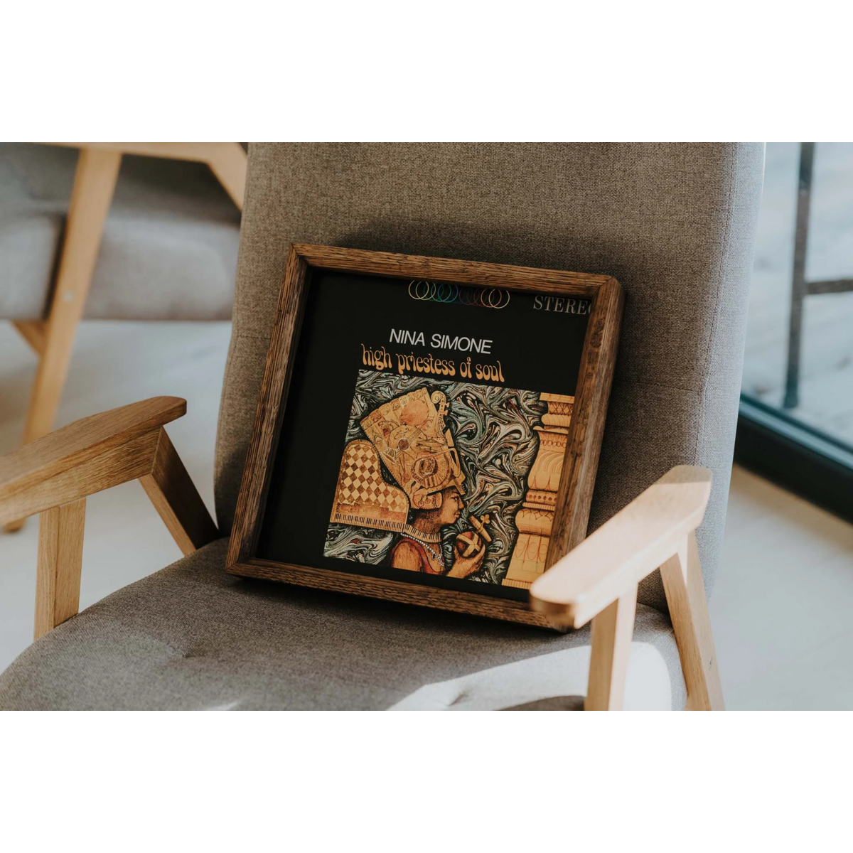 Frame di quercia artigianale per display di album in vinile, arredamento musicale elegante e regalo ideale per gli appassionati