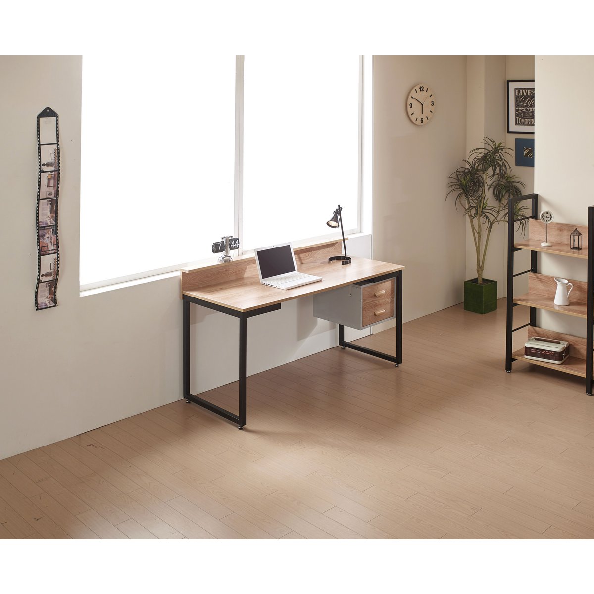 Desk 140x60 cm