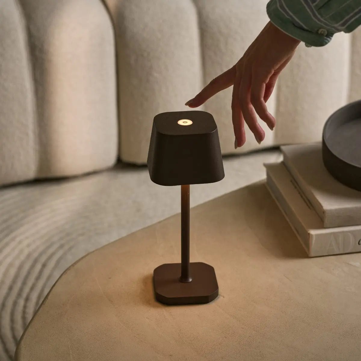 Lampe de table rechargeable marron moka Ava
