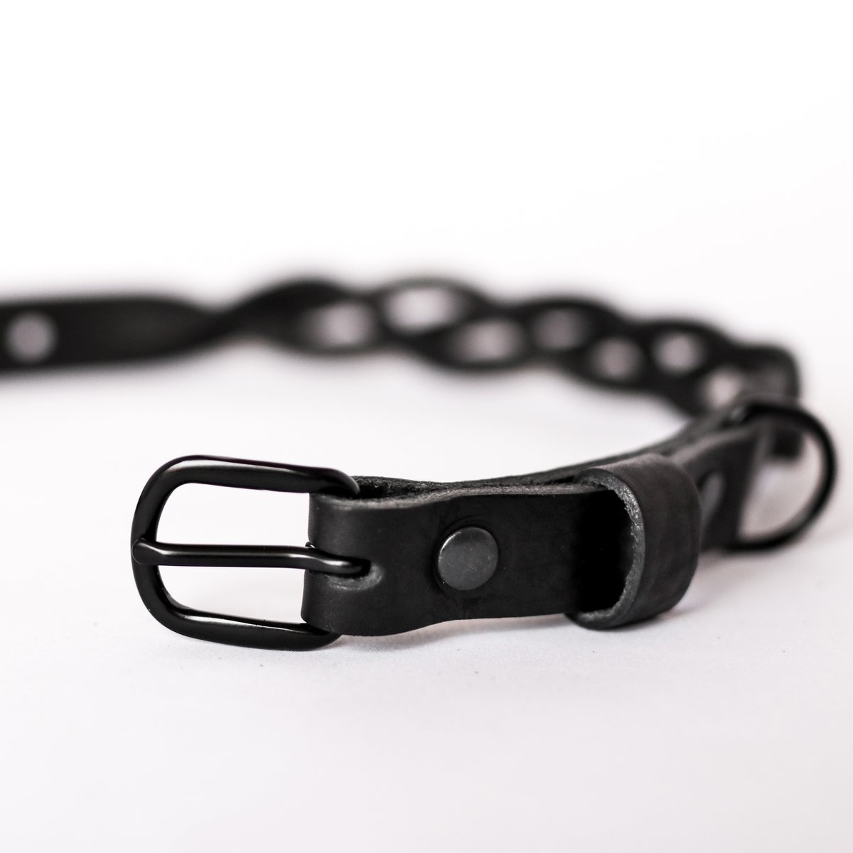 Twisted Halsband Zwart