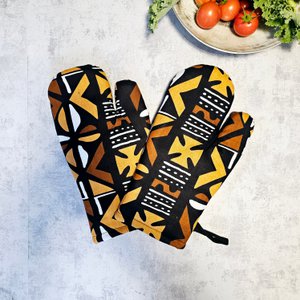 Set mit 2 handgefertigten "Mudcloth" Bogolan Print inspirierten afrikanischen Ofenhandschuh
