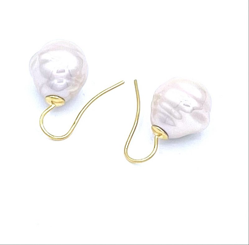 Pendientes de perlas barrocas en color rosa viena