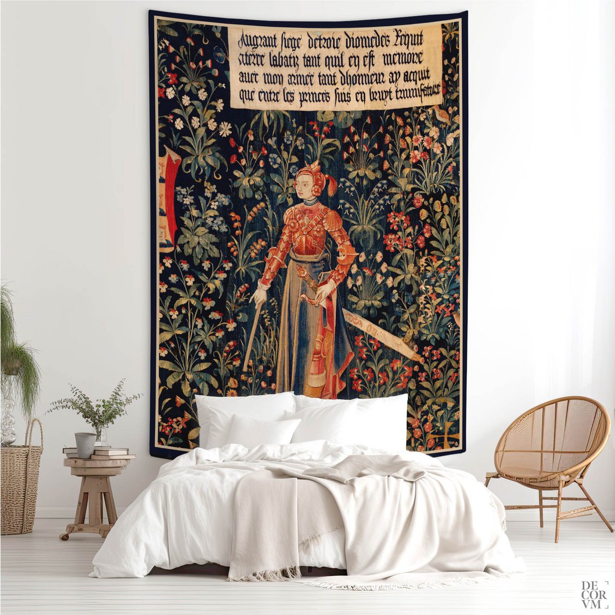 Tapisserie murale médiévale Amazon Queen Millefleurs — Navy Floral Warrior | MEV012