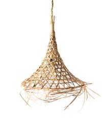 Lampe à suspension Pematangsiantar de forme conique.