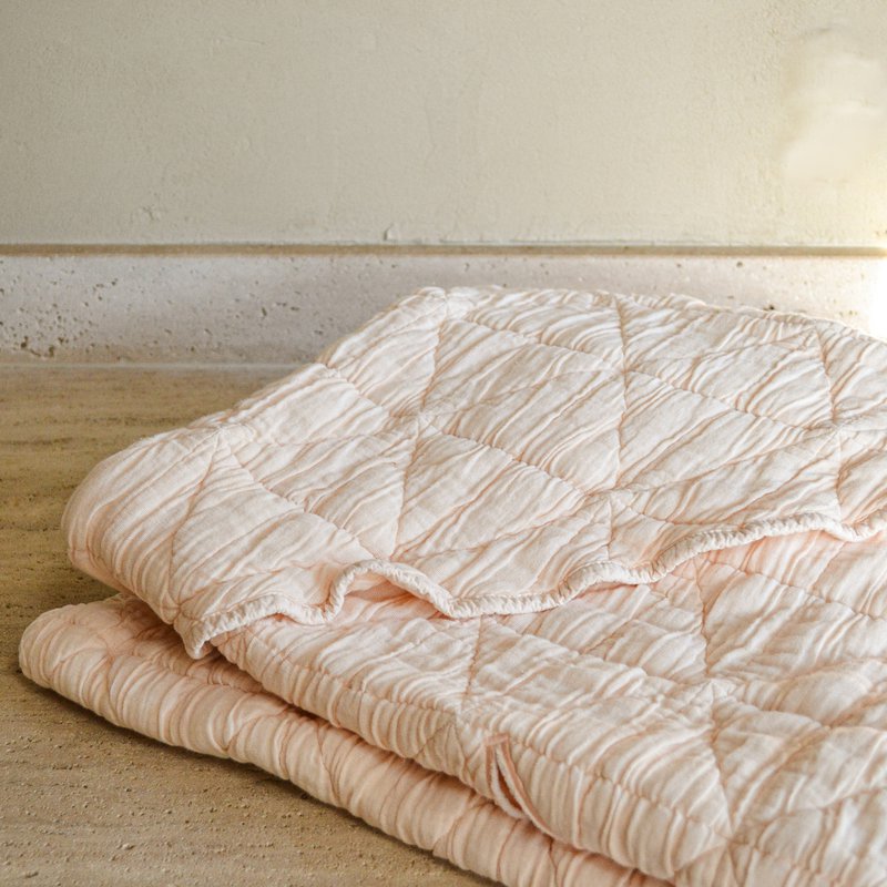 Bobbie Cream Pink Hooded Decke