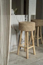 Der Bast-Barhocker
