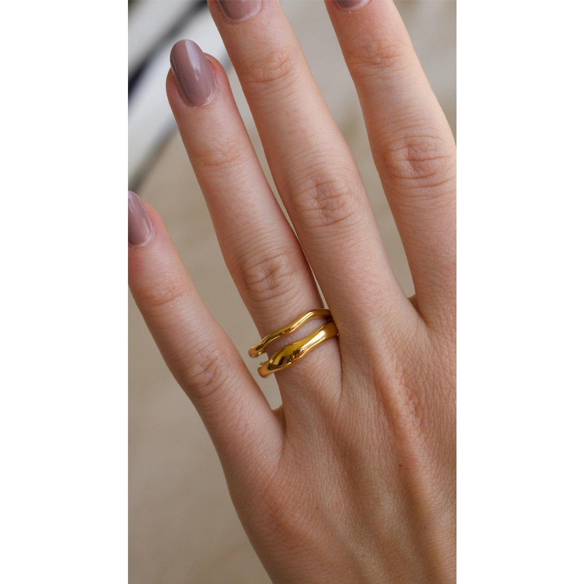 Shantina – Doppellagiger Wellen-Gold-Stapelring