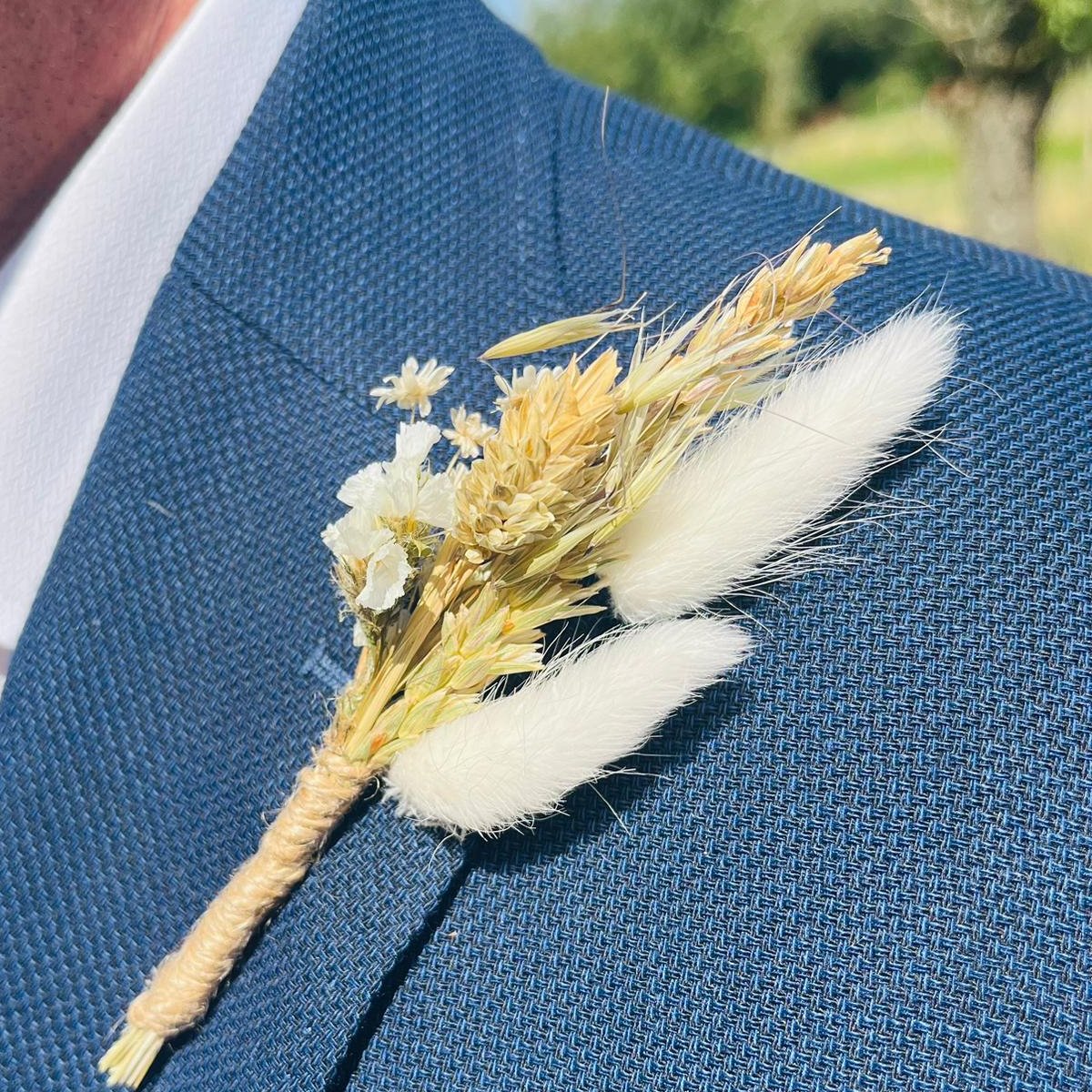 Seashell corsage with pin with dried flowers 14cm