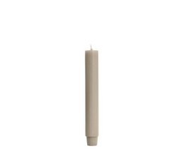 Set of 20 linen dinner candles, 2.6 x 18 cm in size, in a light linen color.