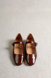 YOTA CASTAGNA BRUIN – Mary Jane flats van lakleer
