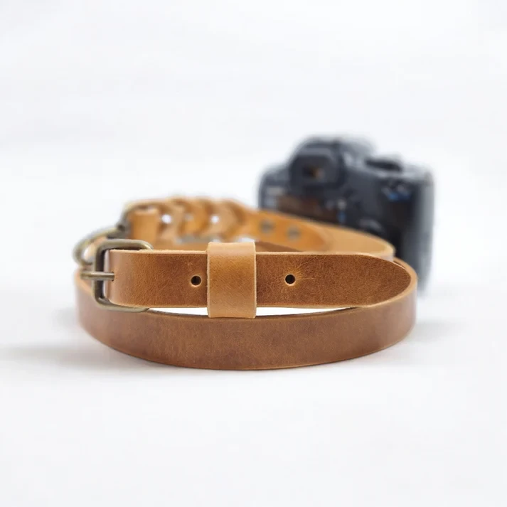 Leather camera belt | Camel (Cognac)