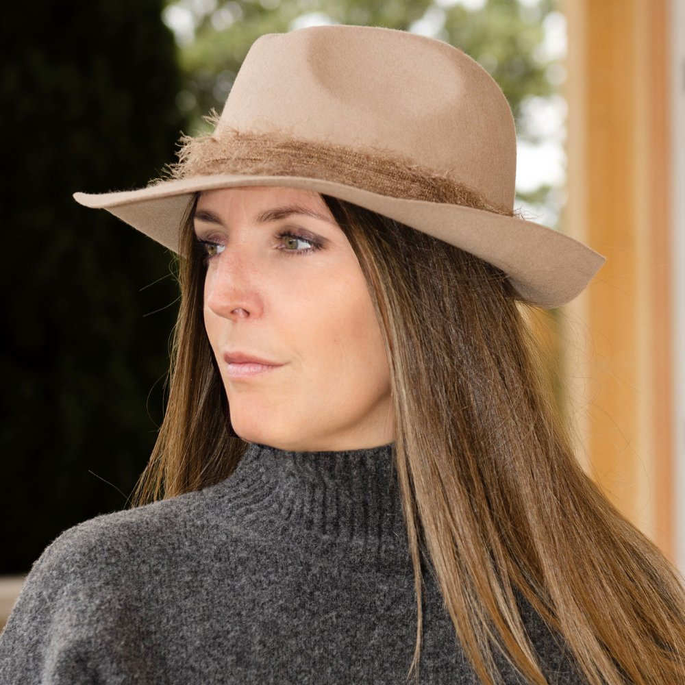 FELT HAT - mohair ribbon, unstitched edge