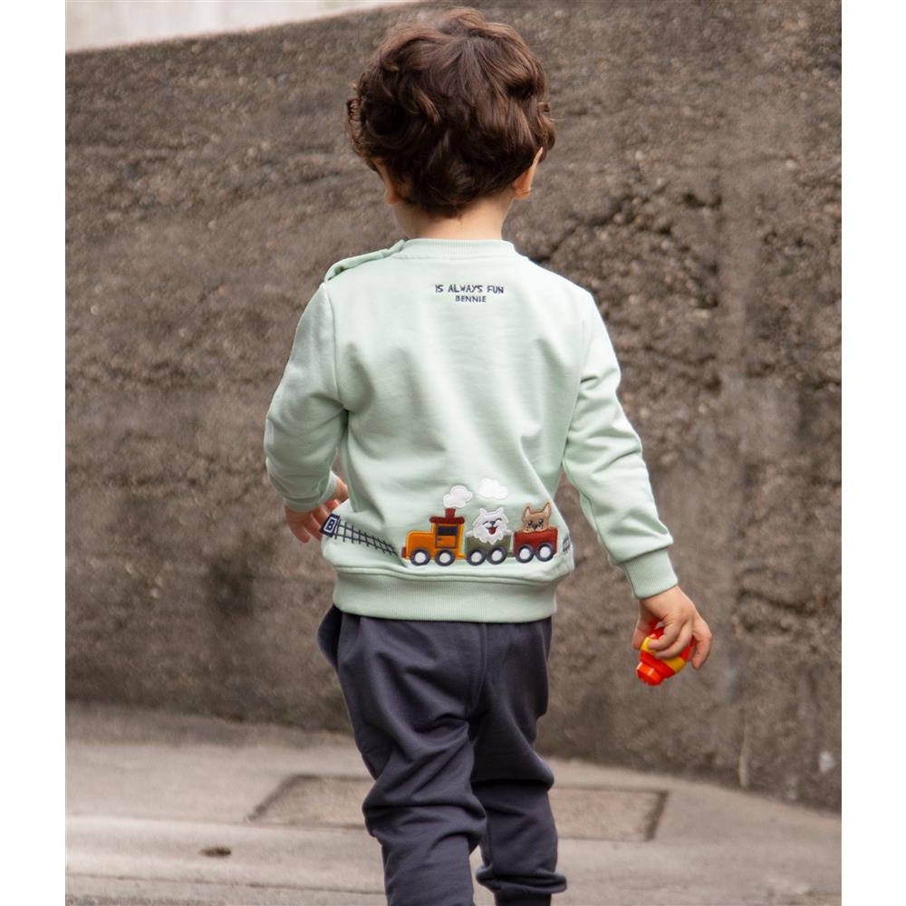 Set aus gemütlichem Sweatshirt und Jogginghose mit Stickerei