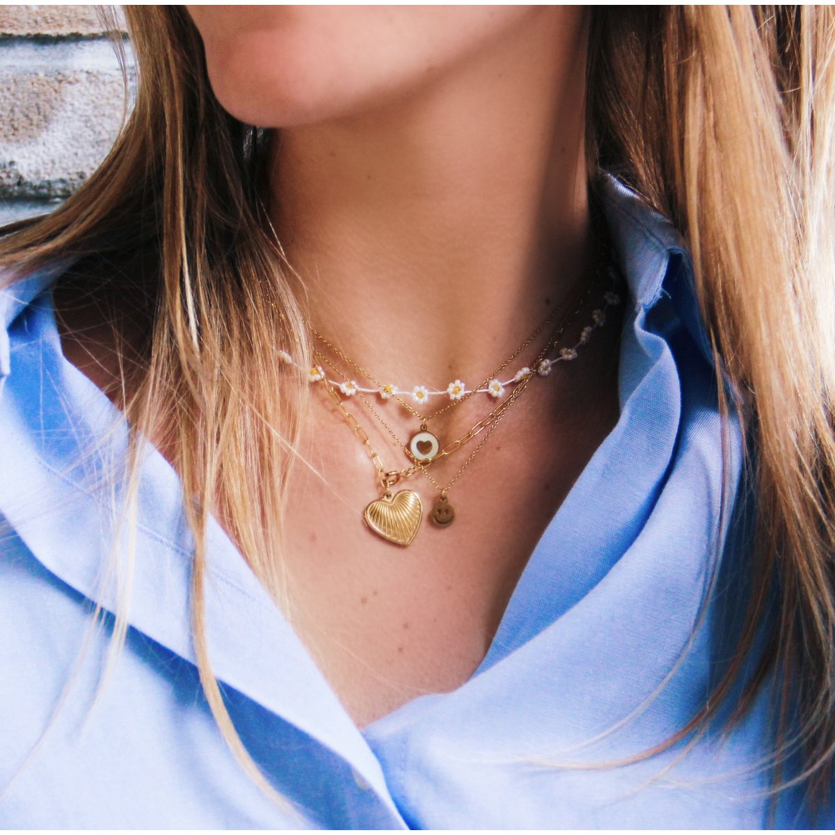 Stainless steel d-chain necklace with decorated heart - gold