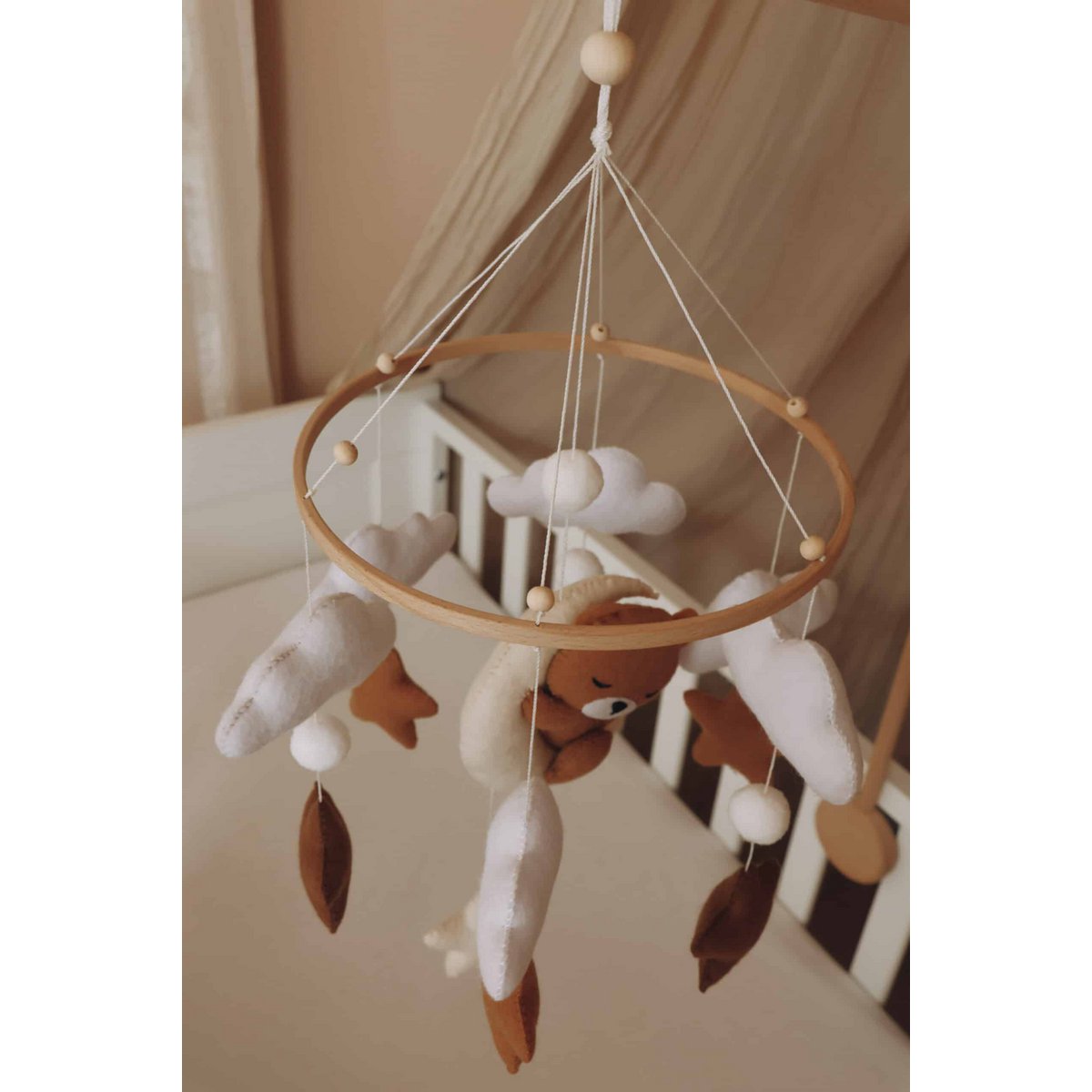 Handgemaakte Slapende Teddybeer Muziekmobiel - Boxmobiel - Baby mobile - mobile wickeltisch