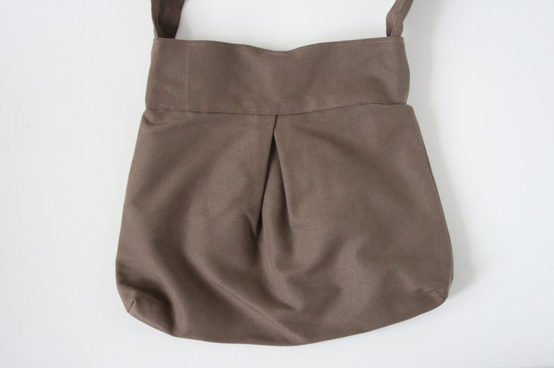 Brown shoulder bag
