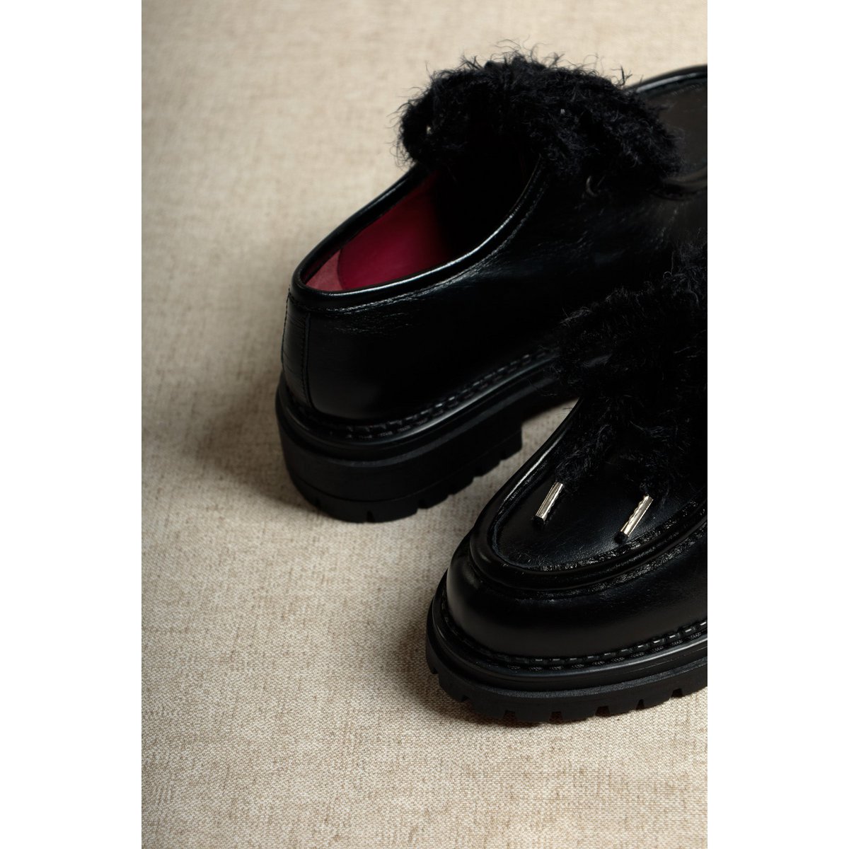 ODDA ALIAS BLACK – Grobe Leder-Loafer mit Plateausohle