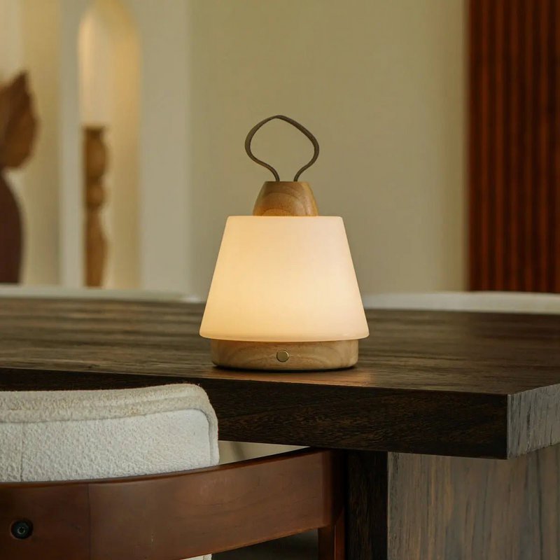 Liv Lysebrun Genopladelig Lampe