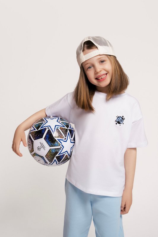 T-shirt made of cotton with football embroidery
