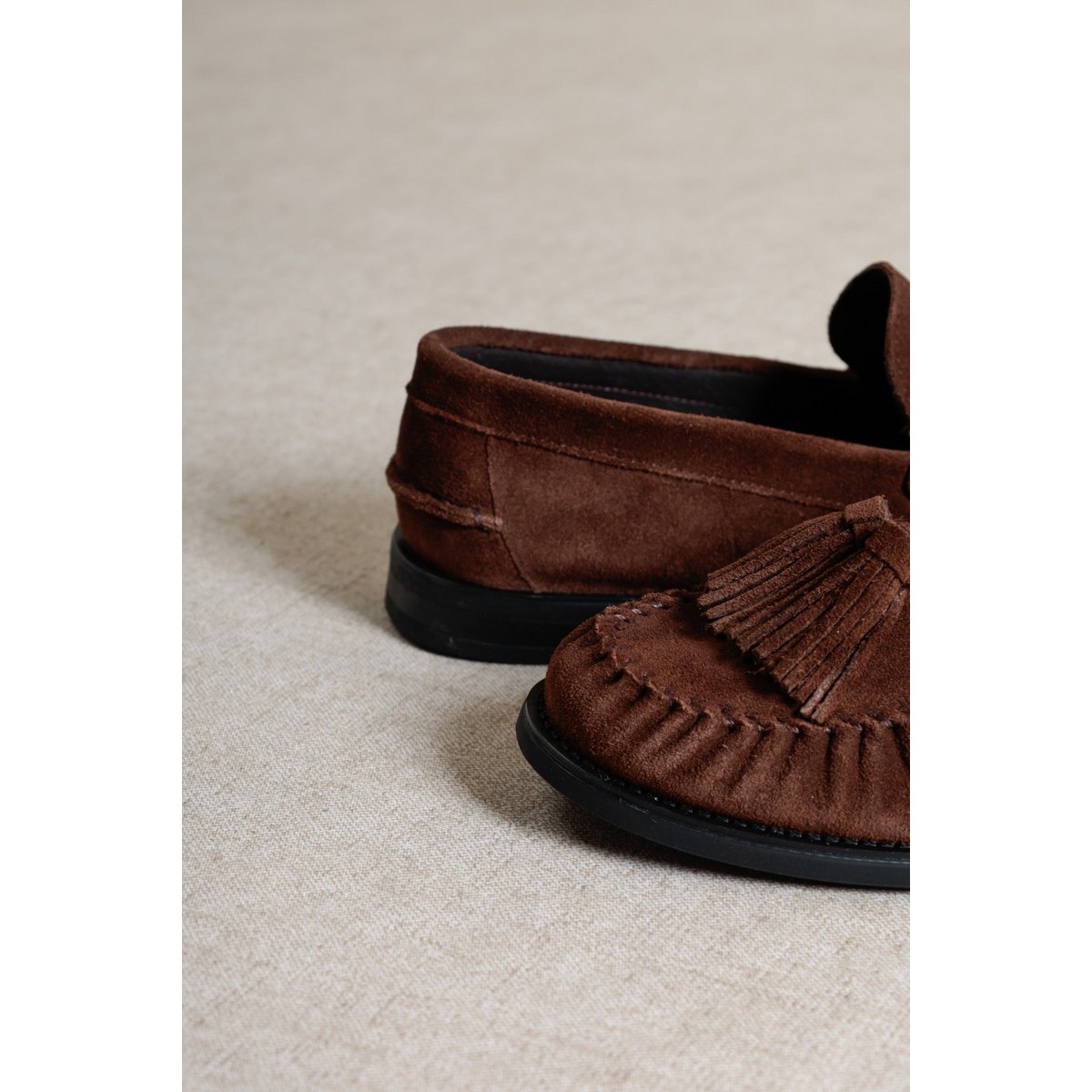 VINCI CHOCOLATE – Wildleder-Loafer mit Fransen und Quasten