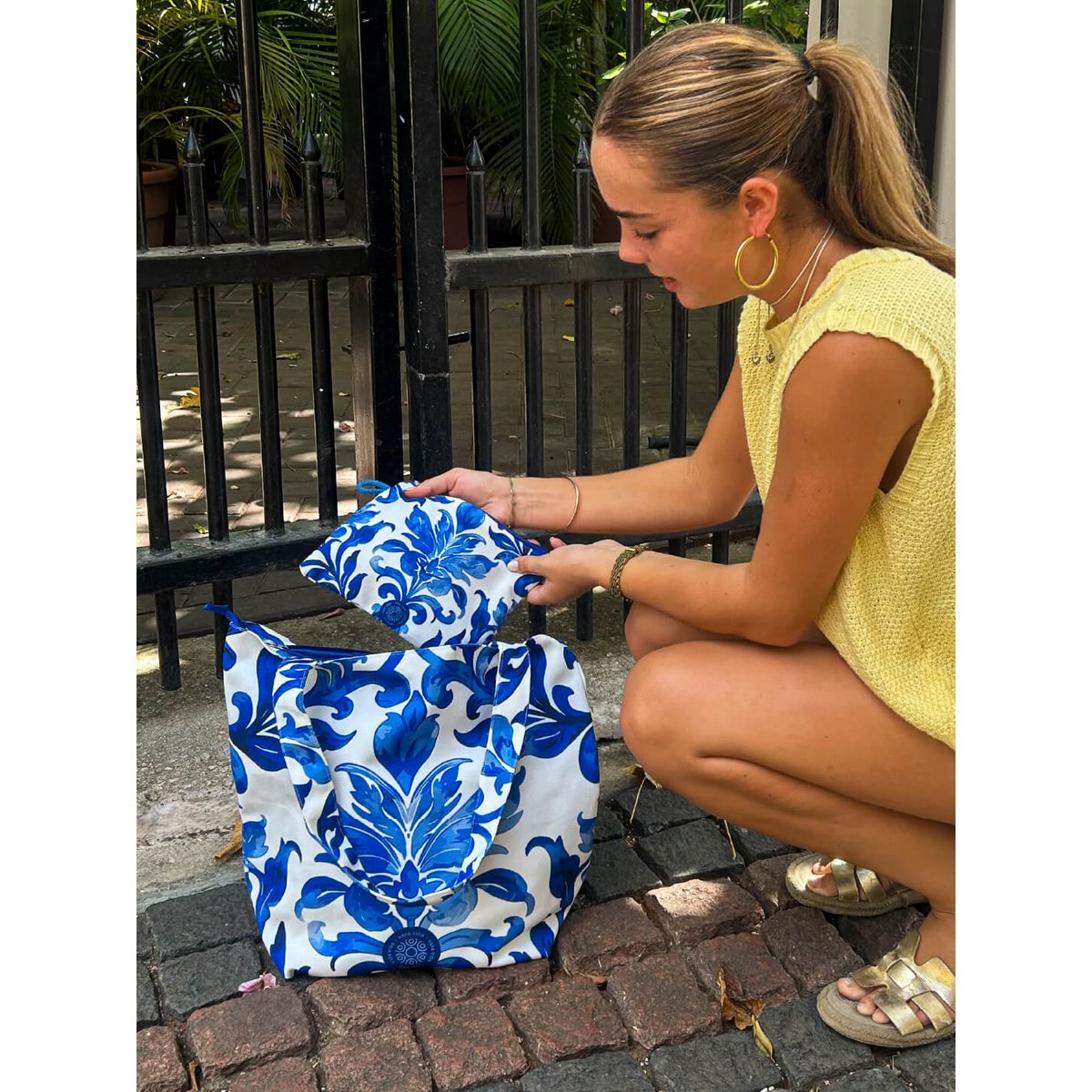 Shopper Blue Tile