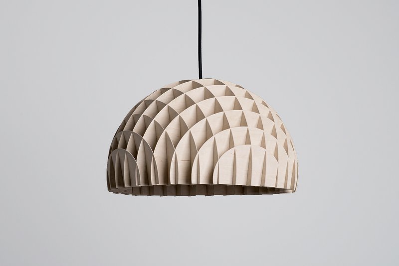 Lampada da soffitto a sospensione ad arco in compensato