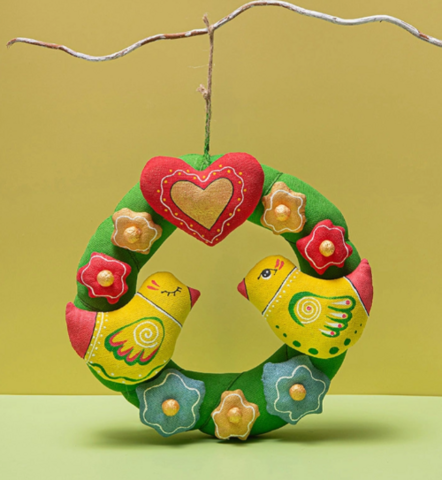 Osterkranz mit Vögeln und Blumen